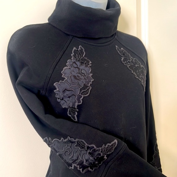 LuluLemon Black Satin Floral Pullover - Picture 7 of 14